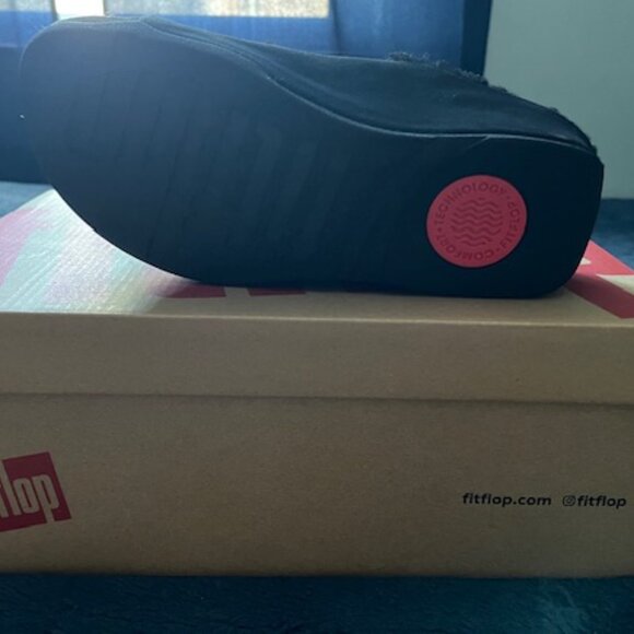 FITFLOP NIB SHUV TWO BAR STRAPS SUEDE SHEARLING LINED SLIDES - Picture 3 of 4